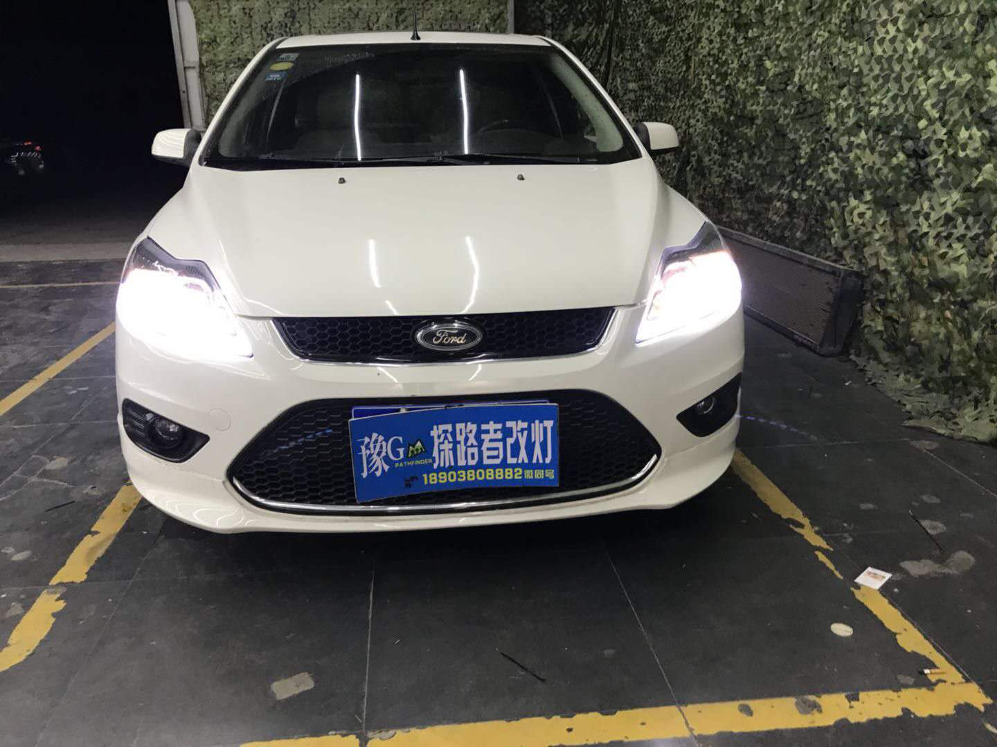 新鄉(xiāng)??怂垢难b雙光透鏡氙氣燈加裝惡魔眼探路者改燈專業(yè)汽車燈光升級