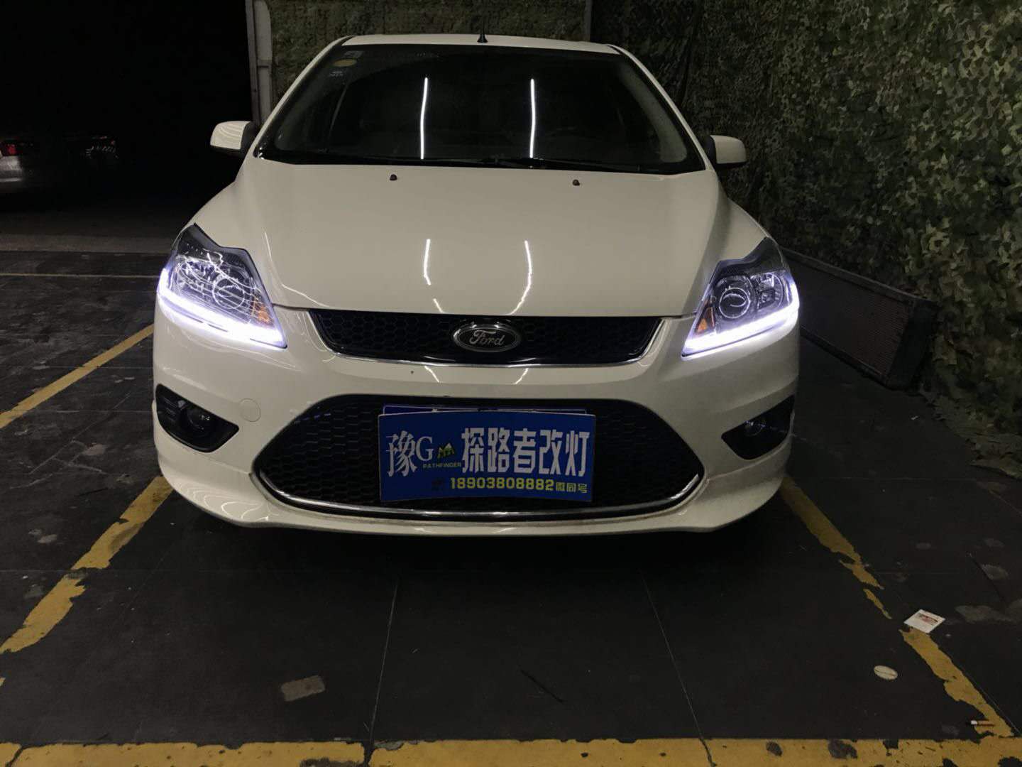 新鄉(xiāng)??怂垢难b雙光透鏡氙氣燈加裝惡魔眼探路者改燈專業(yè)汽車燈光升級