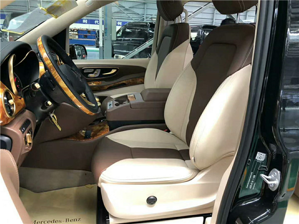 奔馳威霆高頂無隔斷商務車