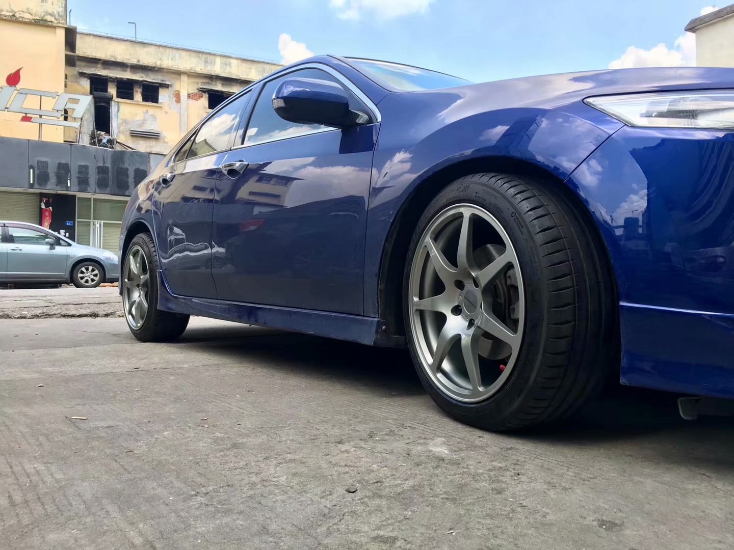 思鉑睿， 裝 prodrive  18寸  完工！