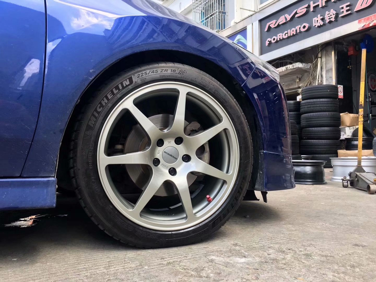 思鉑睿， 裝 prodrive  18寸  完工！