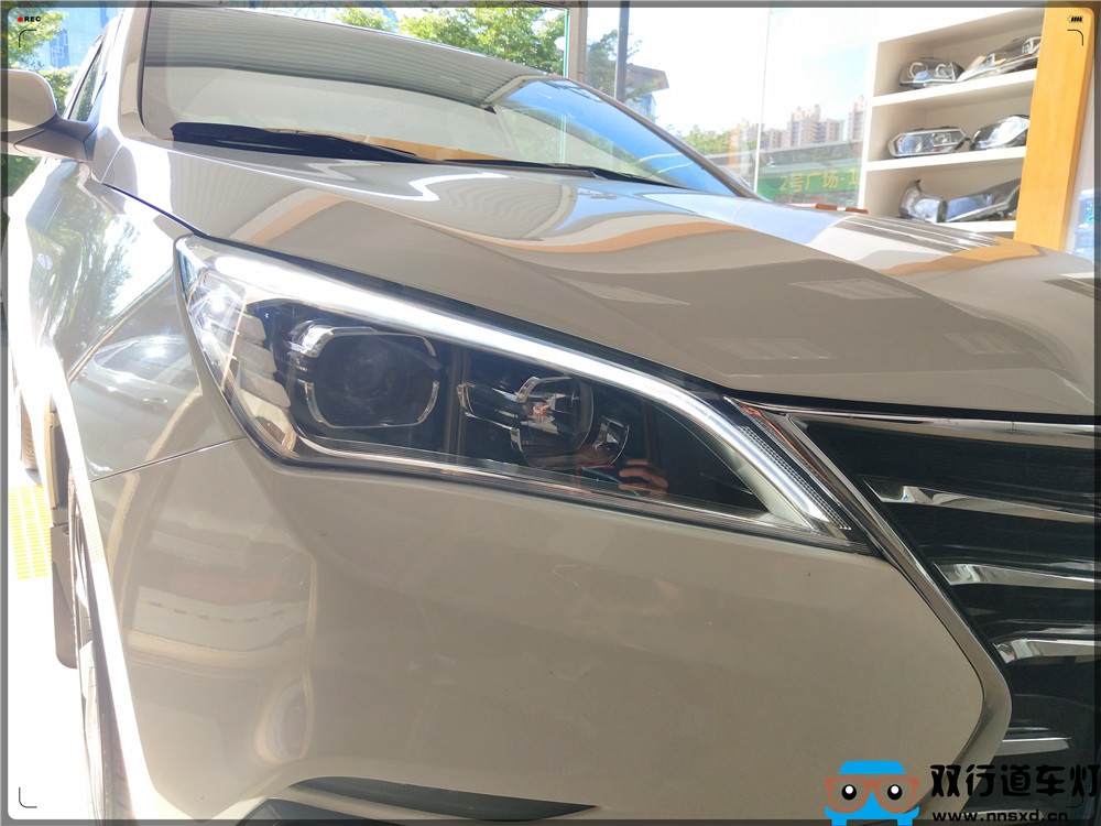 【南寧雙行道車燈】-長安逸動(dòng)DT車燈改裝米石LED透鏡-南寧哪里有改燈的