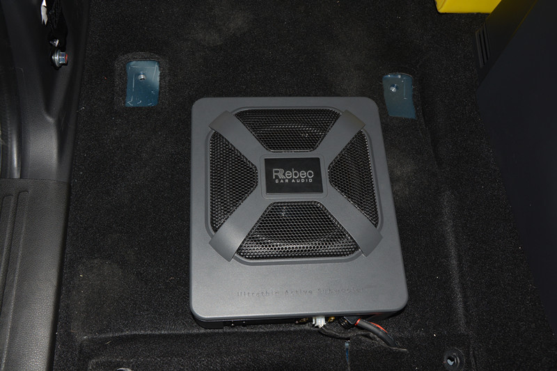 唐山博納皮卡五十鈴汽車(chē)音響改裝是這樣來(lái)改的