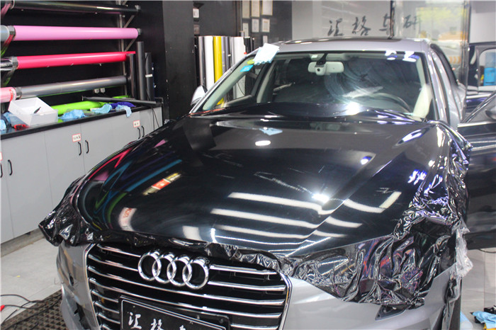長(zhǎng)沙奧迪全車改色貼膜美國(guó)禿鷹Teckwrap高亮黑車身改色膜