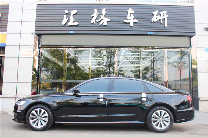 長(zhǎng)沙奧迪全車改色貼膜美國(guó)禿鷹Teckwrap高亮黑車身改色膜