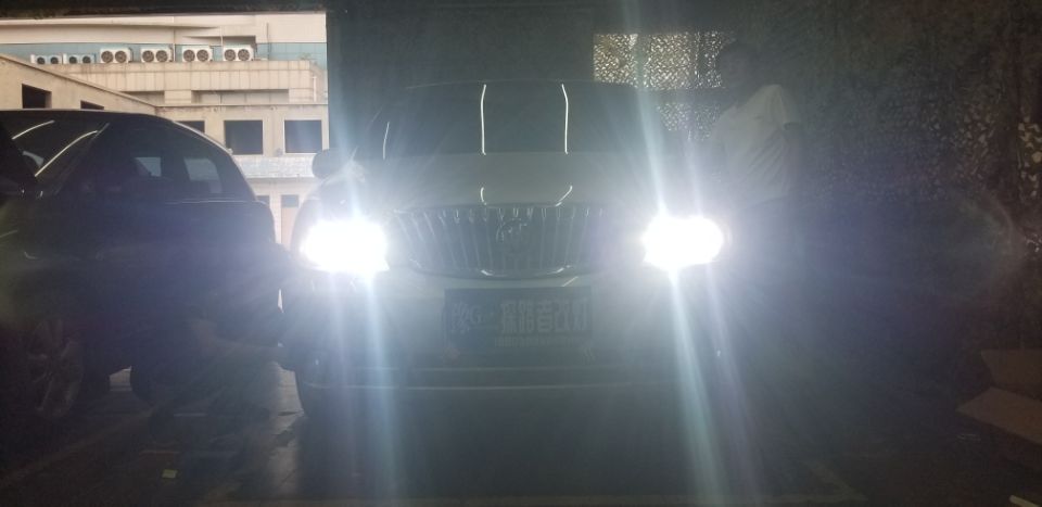 別克GL8改裝氙氣燈新鄉(xiāng)探路者改燈專業(yè)改裝汽車大燈