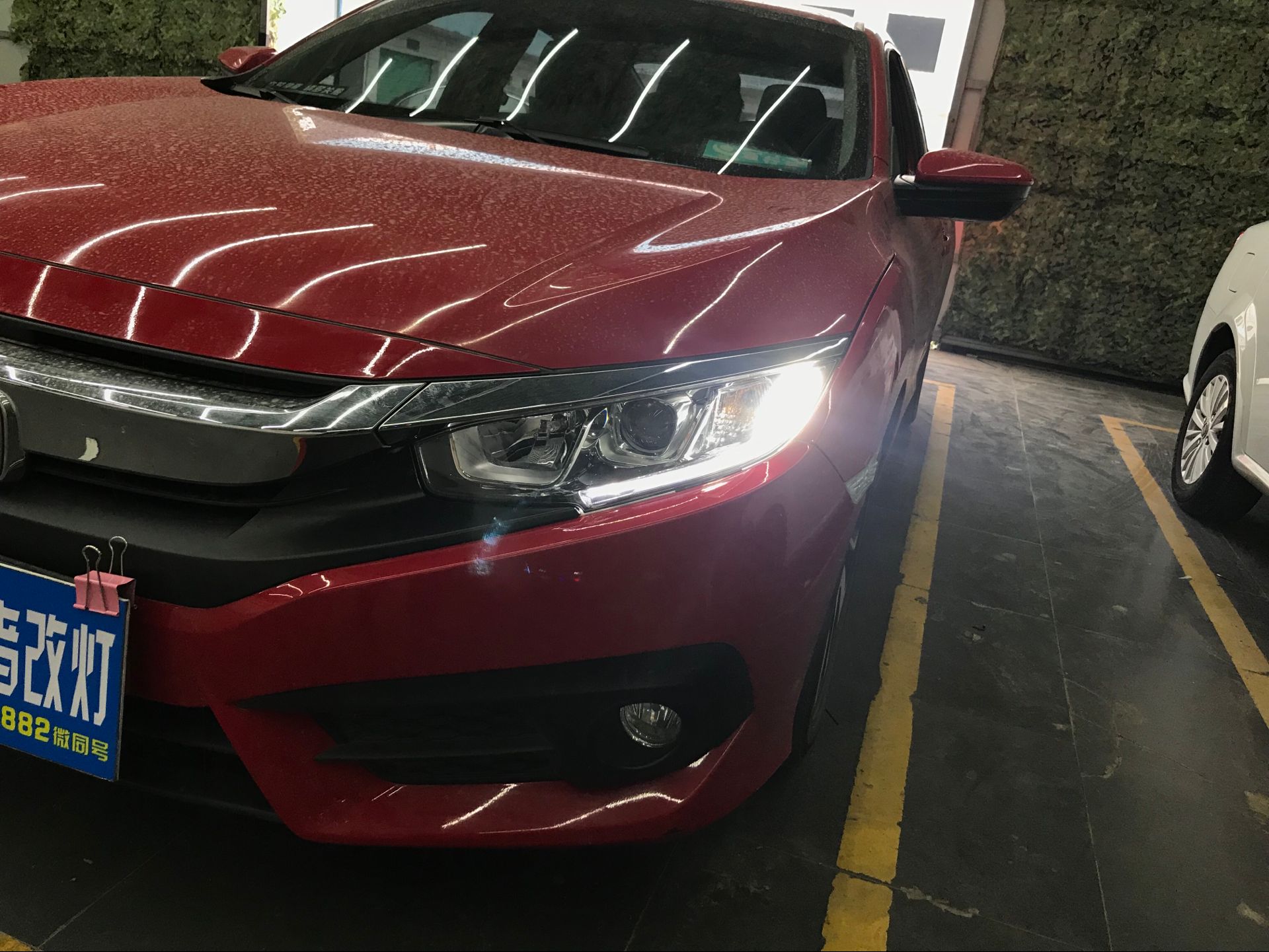 本田思域改裝雙光透鏡新鄉(xiāng)探路者改燈專業(yè)解決燈光不亮問(wèn)題