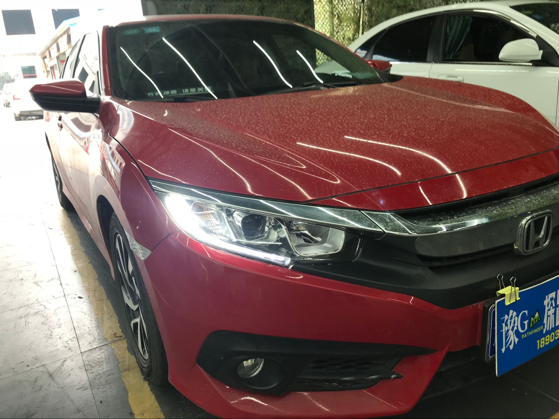 本田思域改裝雙光透鏡新鄉(xiāng)探路者改燈專業(yè)解決燈光不亮問(wèn)題