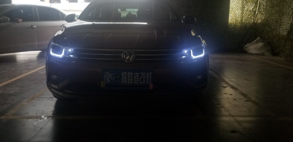 新鄉(xiāng)大眾零度改裝汽車大燈探路者改燈專業(yè)汽車燈光升級(jí)