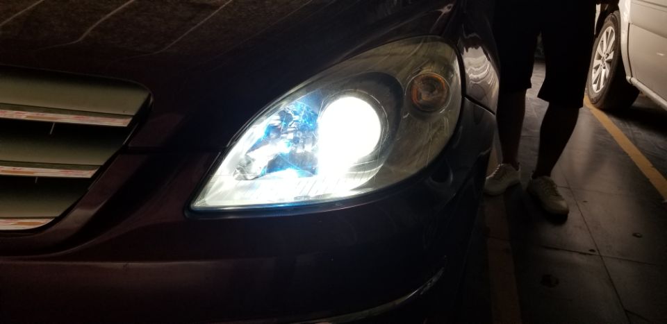 奔馳改裝雙光透鏡氙氣燈新鄉(xiāng)探路者改燈專業(yè)汽車大燈改裝