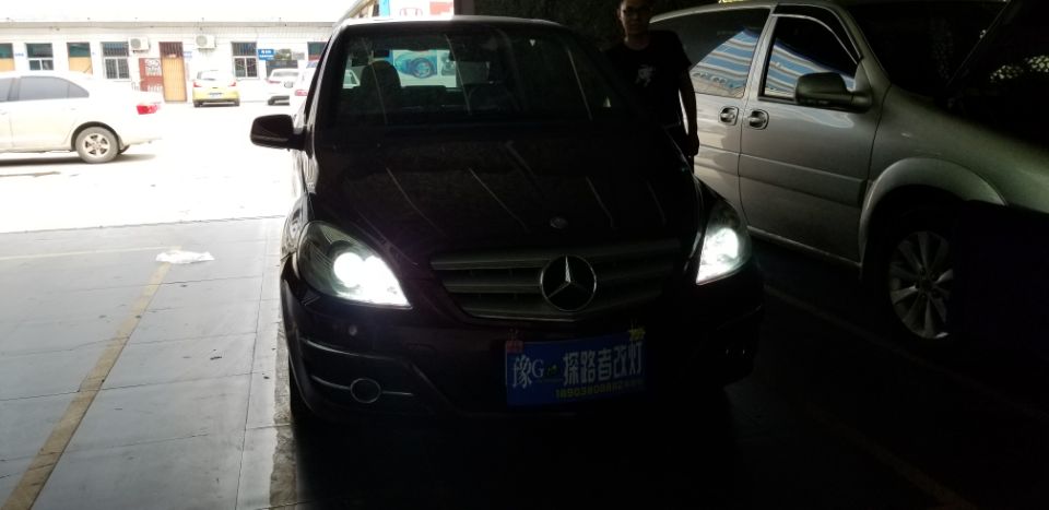 奔馳改裝雙光透鏡氙氣燈新鄉(xiāng)探路者改燈專業(yè)汽車大燈改裝