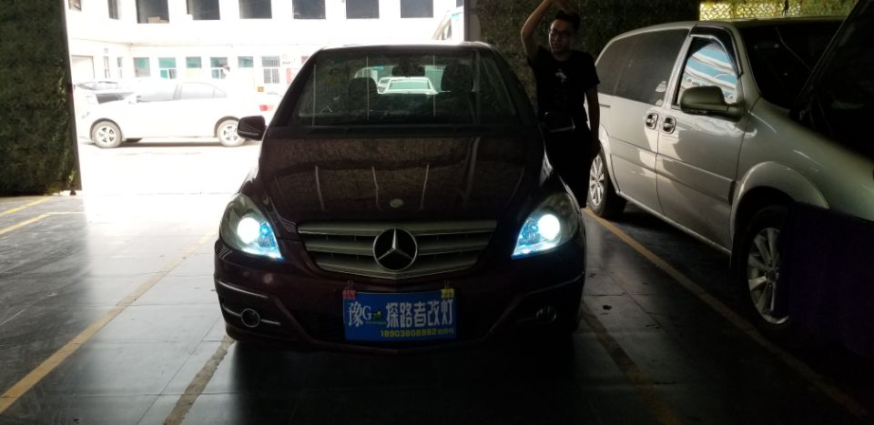 奔馳改裝雙光透鏡氙氣燈新鄉(xiāng)探路者改燈專業(yè)汽車大燈改裝