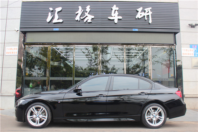 長(zhǎng)沙汽車(chē)改色膜寶馬3系全車(chē)改色貼膜美國(guó)禿鷹高亮黑改色膜