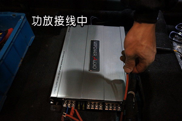 重慶汽車音響隔音改裝之重慶渝大昌馬自達CX-5音響改裝意大利史泰格 低音備胎倒模