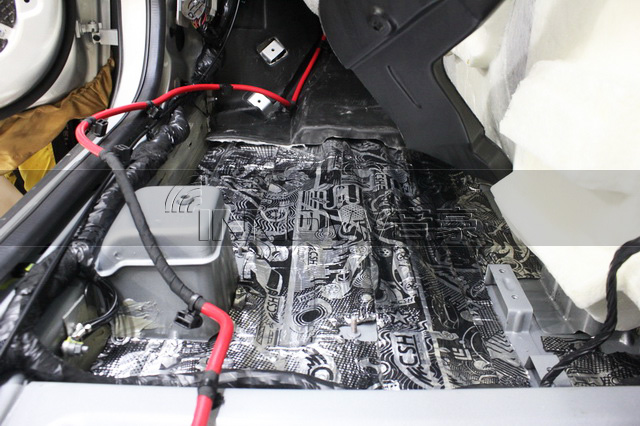 獨(dú)家樂曲 榮威ERX5汽車音響改裝德國伊頓 MGS 180 兩分頻—上海音豪作品
