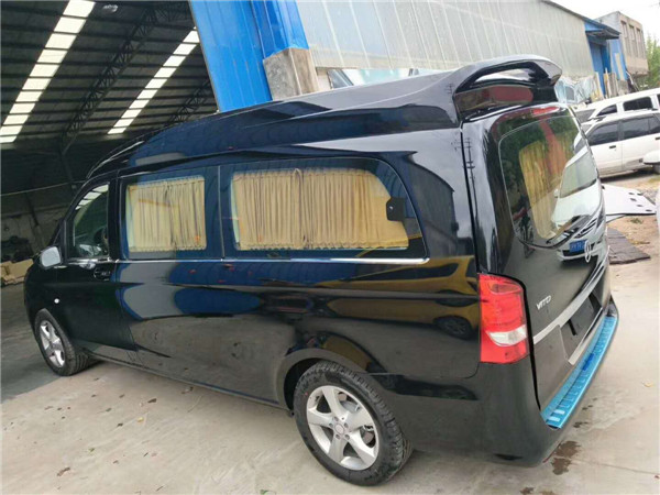 全封閉奔馳商務車－－威霆