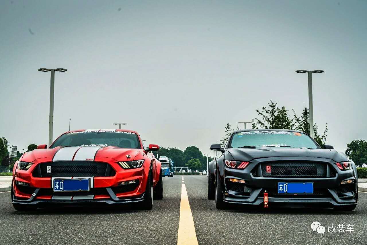 將Mustang打造成紅眼猛獸,用來開順風(fēng)車還抱得美人歸!