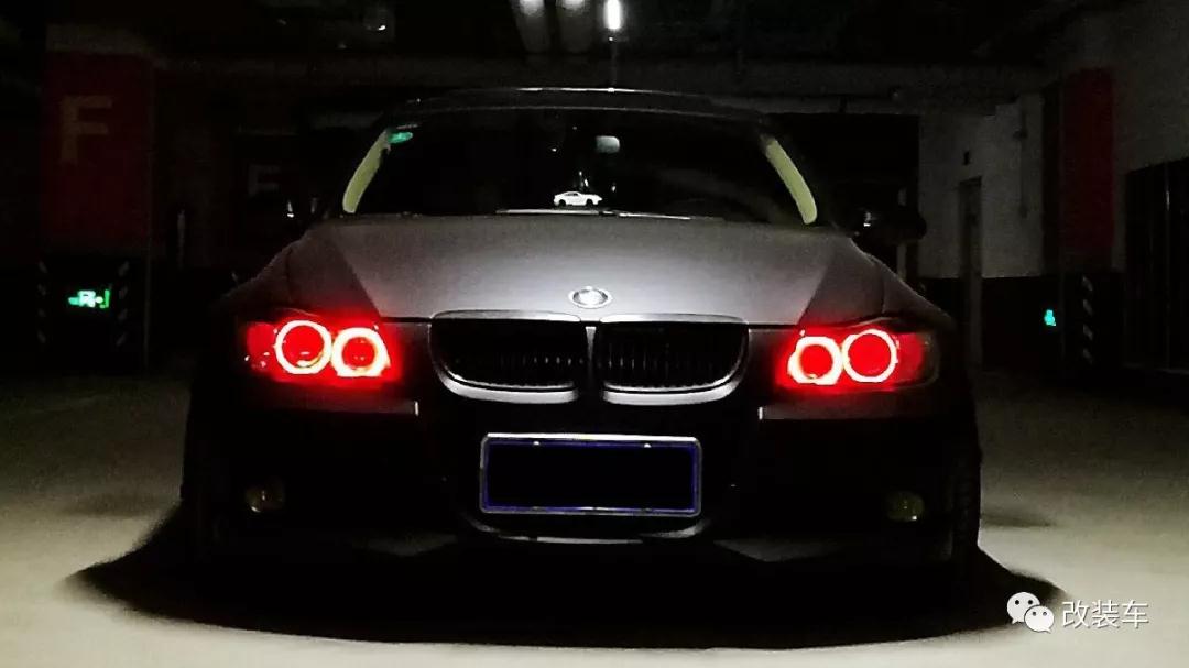 少女也有改裝夢，山東妹子將寶馬320i打造成寬體大尾翼戰(zhàn)車！
