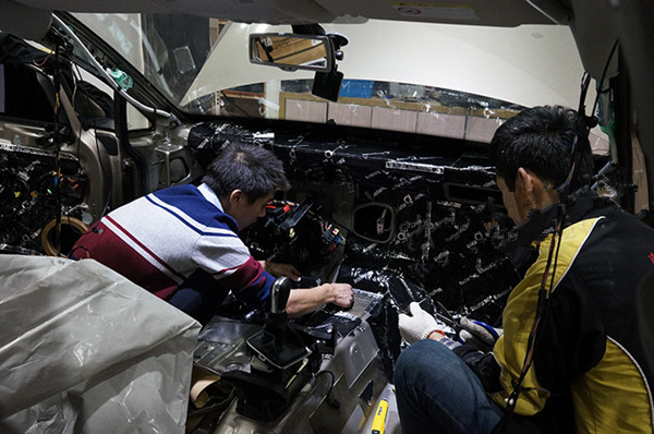 大眾高爾夫7車內(nèi)異味已解決 拆儀表臺(tái)防火墻安博士汽車隔音改裝 重慶渝大昌汽車音響
