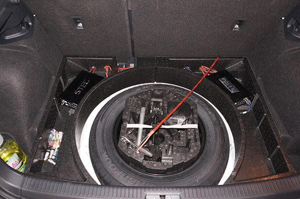 重慶渝大昌大眾高爾夫全車拆儀表臺(tái)汽車隔音解決車內(nèi)異味 全車音響改裝意大利史泰格