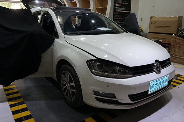 重慶渝大昌大眾高爾夫全車拆儀表臺(tái)汽車隔音解決車內(nèi)異味 全車音響改裝意大利史泰格