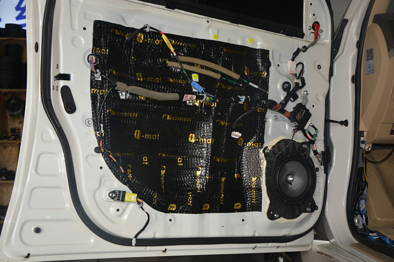 陸地巡洋艦原車汽車音響怎么樣，唐山車主為您提供音響改裝實例