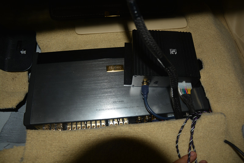 陸地巡洋艦原車汽車音響怎么樣，唐山車主為您提供音響改裝實例