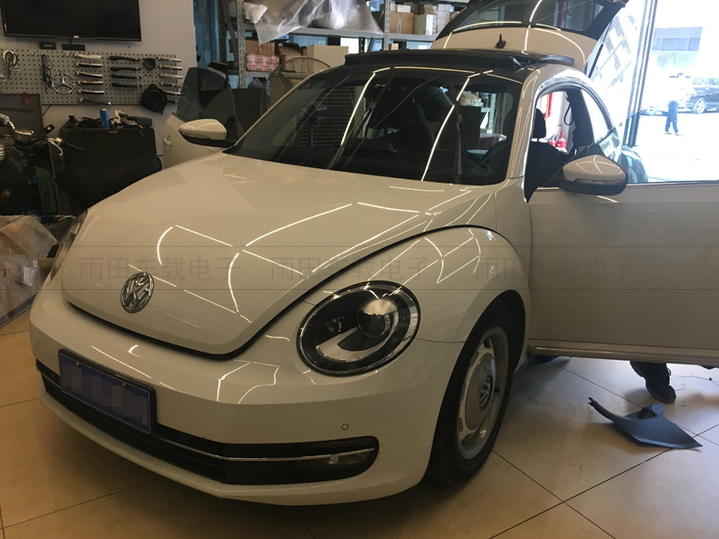 墨西哥進(jìn)口大眾甲殼蟲(chóng)BEETLE2013-2018款中控臺(tái)三聯(lián)表，加裝200M主機(jī)