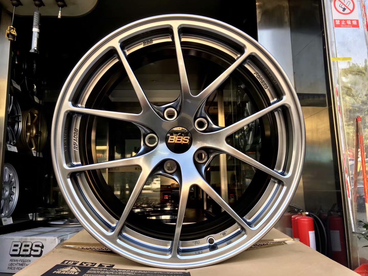BBS RI-A，“super GT”賽事鈴原型設(shè)計
