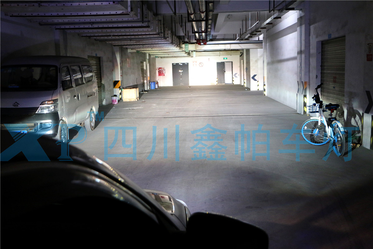 長(zhǎng)安V7 cs3595 成都改燈專業(yè)升級(jí)LED氙氣燈天使眼惡魔眼透鏡海拉四川改燈