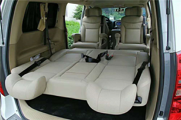 現(xiàn)代飛翼商務(wù)車航空座椅改裝