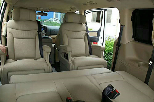 現(xiàn)代飛翼商務(wù)車航空座椅改裝