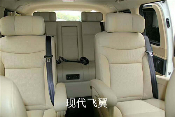 現(xiàn)代飛翼商務(wù)車航空座椅改裝