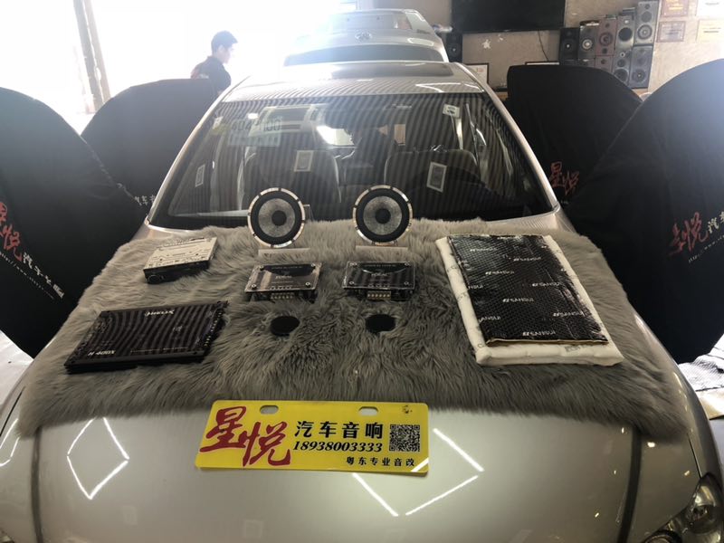 汕頭星悅汽車音響豐田銳志升級(jí)四門后尾箱山水隔音降噪改裝法國(guó)勁浪165WRC小烏托邦主動(dòng)兩分頻