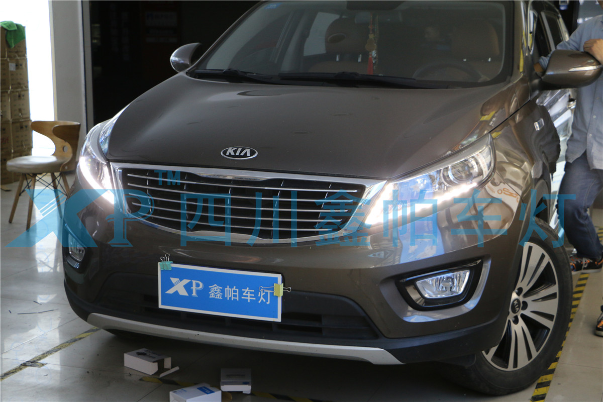 起亞智跑K3K5成都專業(yè)改燈品質(zhì)優(yōu)選鑫帕車燈氙氣燈LED激光大燈