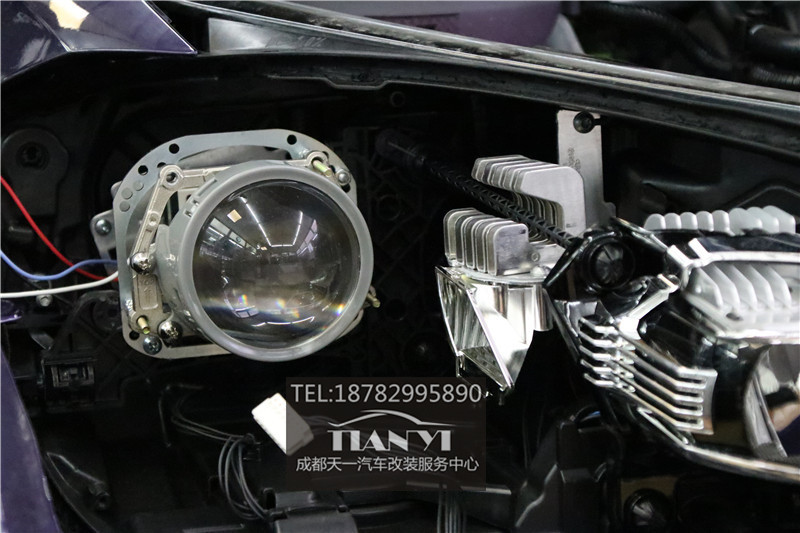 成都高爾夫7.5代R-line改裝米石LED大燈透鏡原車LED隨動總成全國首例