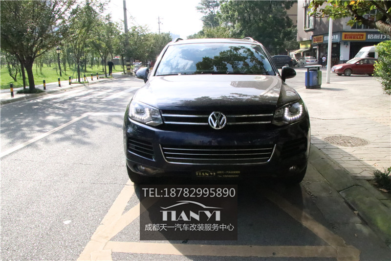 成都途銳低配改裝高配隨動(dòng)轉(zhuǎn)向LED大燈總成鹵素改氙氣燈