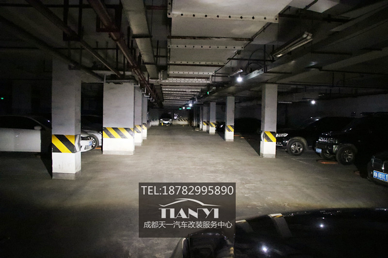 成都途銳低配改裝高配隨動(dòng)轉(zhuǎn)向LED大燈總成鹵素改氙氣燈
