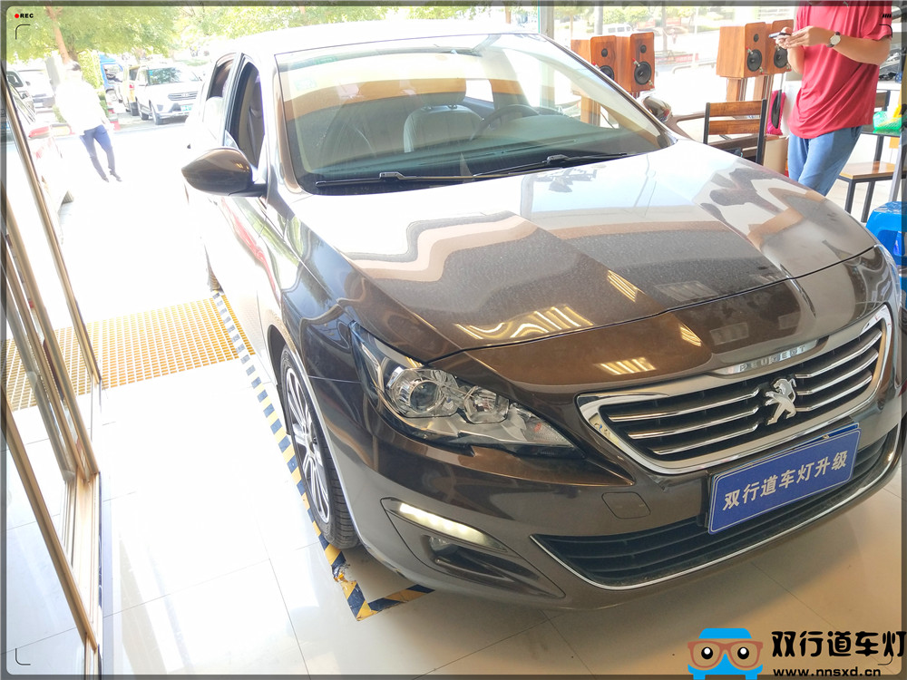 【南寧雙行道車燈】-南寧標(biāo)志408車燈改裝-米石LED透鏡M2性能版