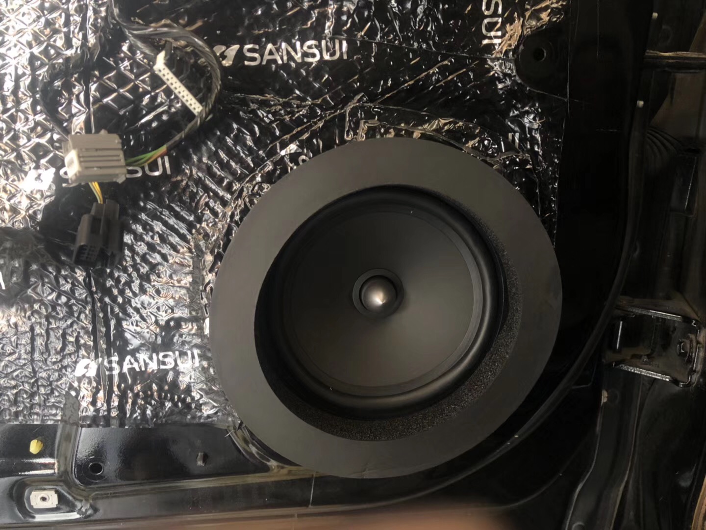 汕頭星悅汽車音響改裝店別克君越升級四門山水隔音降噪音響改裝FOCAL法國勁浪人聲經(jīng)典套餐改裝案例分享