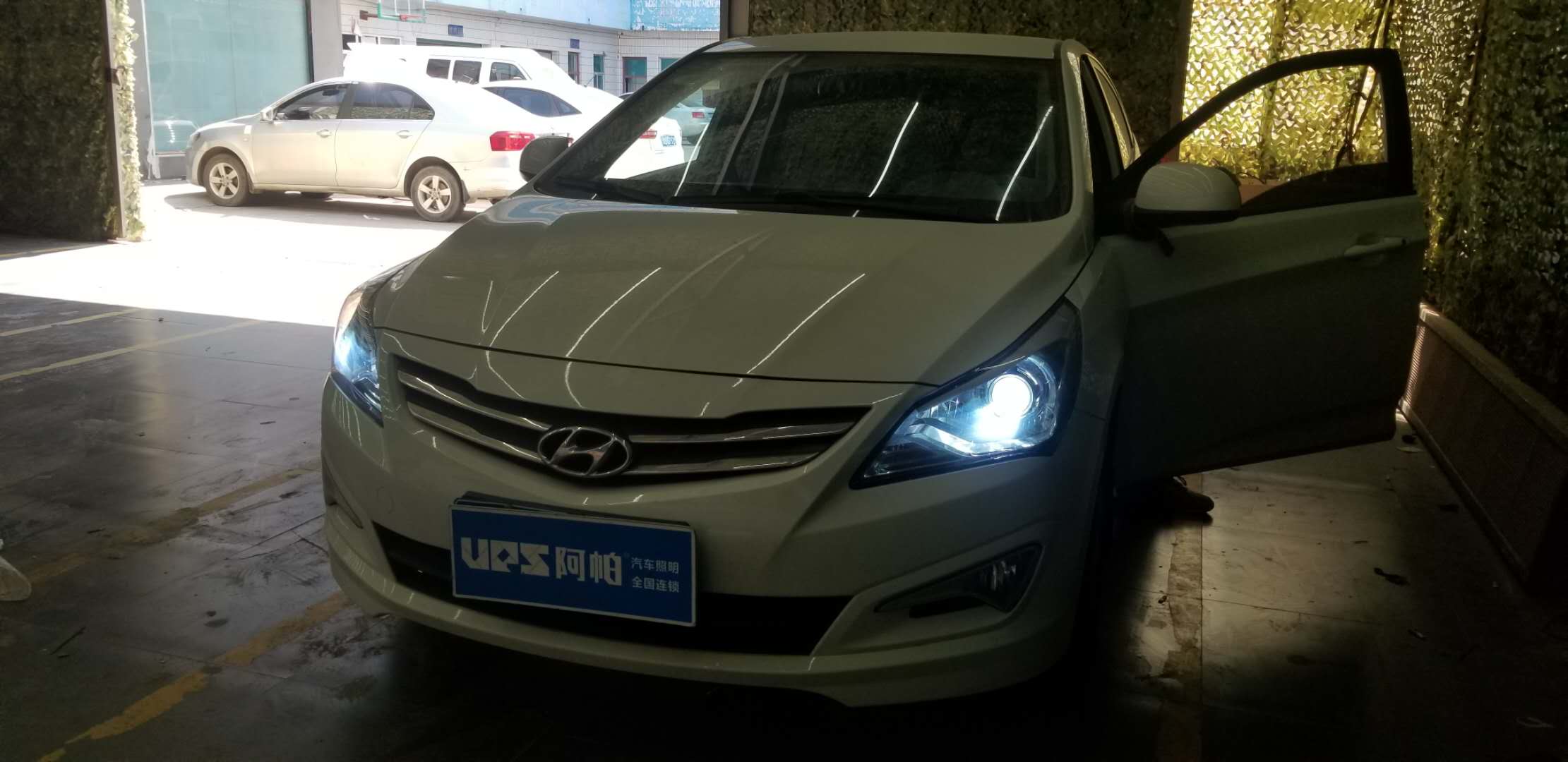 瑞納改裝LED大燈新鄉(xiāng)探路者改燈專業(yè)改裝車燈