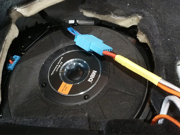 打造專屬丨重慶圣聽汽車音響改裝寶馬5系無損換裝