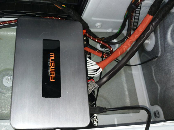 打造專屬丨重慶圣聽汽車音響改裝寶馬5系無損換裝