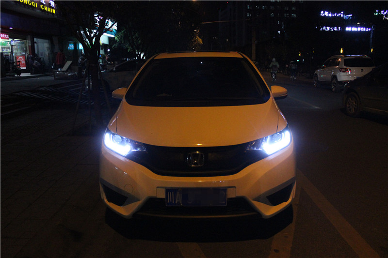 成都天一車燈改裝店新飛度改燈米石LED雙光透鏡專業(yè)版