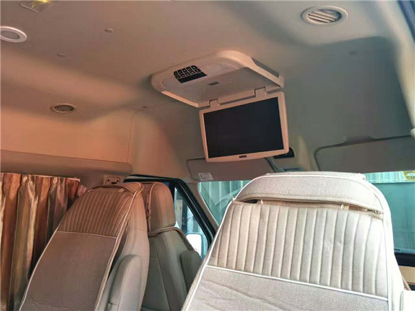 福特商務(wù)車(chē)改裝木地板，升降桌