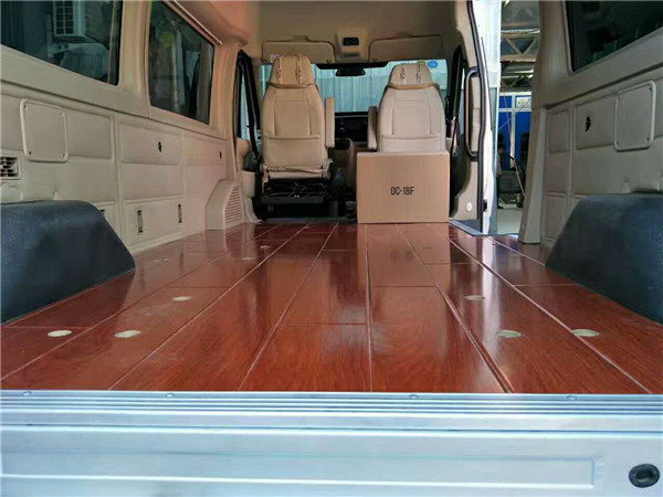 福特商务车改装木地板，升降桌