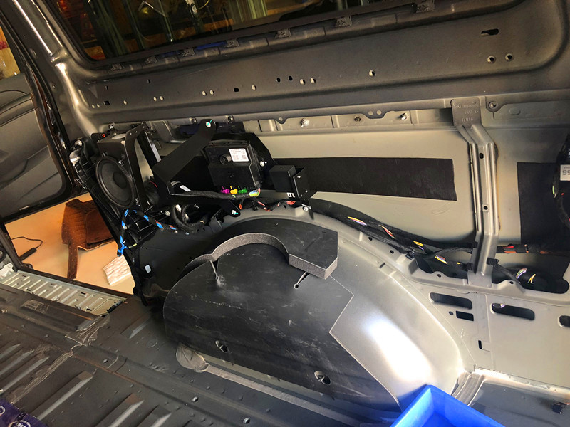 唐山專業(yè)隔音降噪奔馳V260全車大能隔音降噪享悅舒適安靜更有樂趣的駕駛！