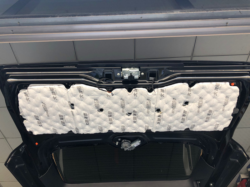 唐山專業(yè)隔音降噪奔馳V260全車大能隔音降噪享悅舒適安靜更有樂趣的駕駛！