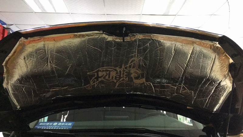 唐山專業(yè)隔音降噪奔馳V260全車大能隔音降噪享悅舒適安靜更有樂趣的駕駛！