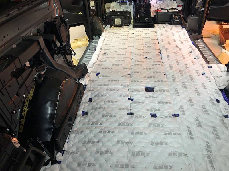 唐山專業(yè)隔音降噪奔馳V260全車大能隔音降噪享悅舒適安靜更有樂趣的駕駛！